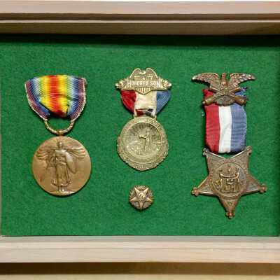 Shadow box with WW-I medals of Otto Borgwardt, 1917-1918