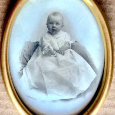 Photo Kathleen Edwards as a baby, c. 1906