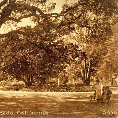 Postcard of Lincoln Park, with statuary in the distance, early 1900s