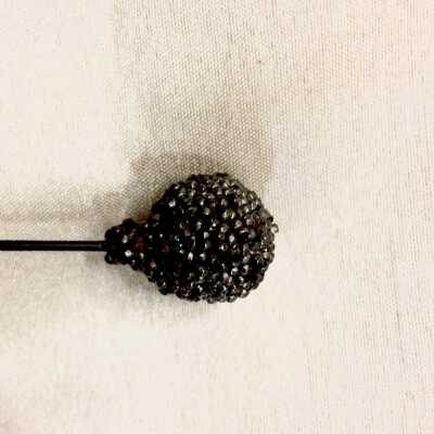 Hat pin with head of steel cut beads, early 1900s
