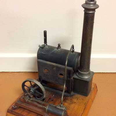 Steam-operated toy engine of Adolph J. Kelm, early 1900s