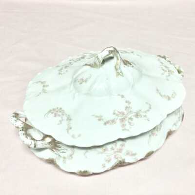 Circular Haviland porcelain vegetable dish with handles, c. early 1900s