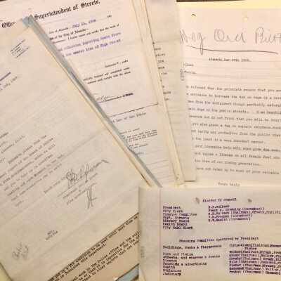 Folder with miscellaneous city papers, 1909
