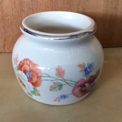 Neptune Theatre give-away Hotoven-Harker China bean pot, 1930s