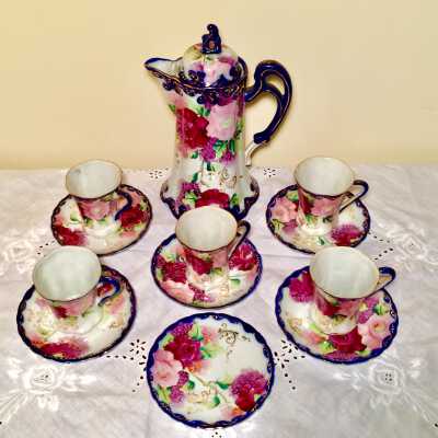 Porcelain art-nouveau chocolate set of the Martin family, pre-1921