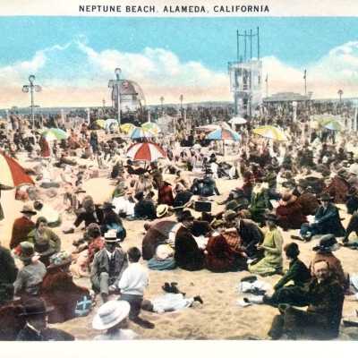 Postcard of crowds at Neptune Beach, c. 1915