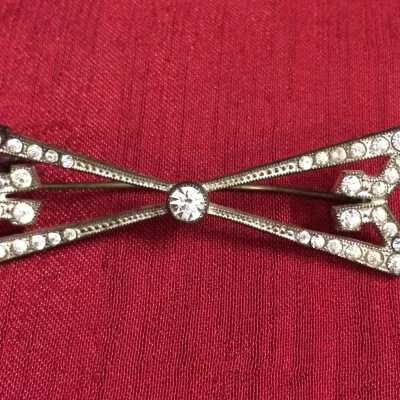 Bar brooch pin with rhinestones, c. 1920s -1930s