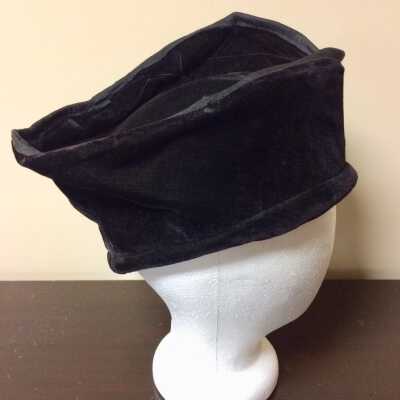 Black velvet hat with wired standup brim, 1915 to 1917