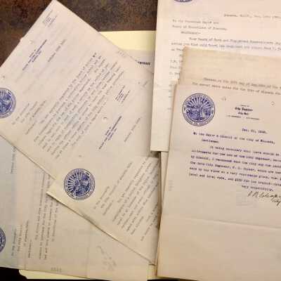 Folder with miscellaneous City documents, 1908-1909