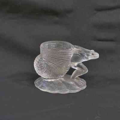 Frog Holding Up Shell Toothpick Holder