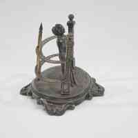 Soldier Holding Rifle Toothpick Holder - Image 2