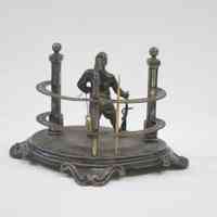 Soldier Holding Rifle Toothpick Holder - Image 4