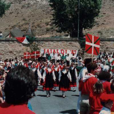 Oinkari Basque Dancers