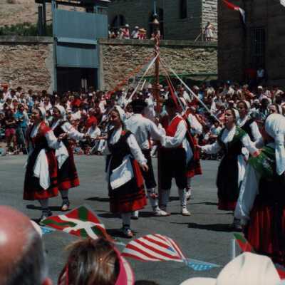 Oinkari Basque Dancers