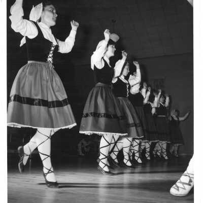 Oinkari Basque Dancers