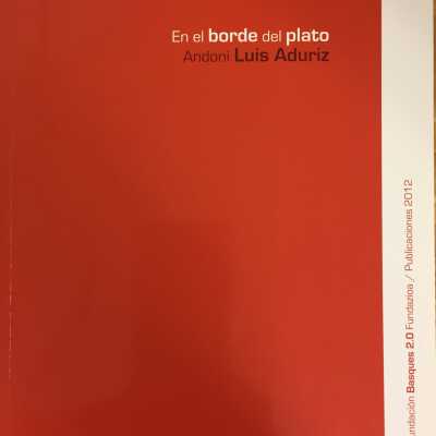 En el borde del plato