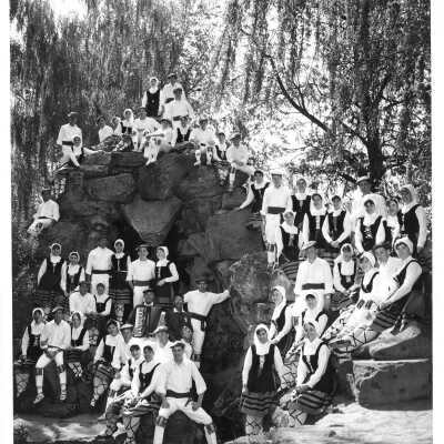 Oinkari Basque Dancers
