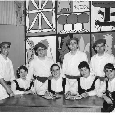 Oinkari Basque Dancers