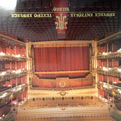 Bilboko Arriaga Antzokia = El Teatro Arriaga de Bilbao