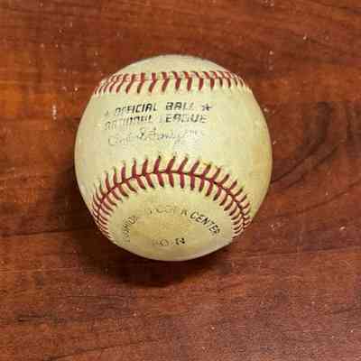 1985 Foul ball-Mike Schmidt wig game