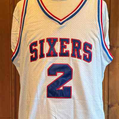 Moses Malone signed #2 76ers Jersey