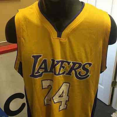 Kobe Bryant Lakers #24 uniform