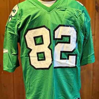 Mike Quick signed 1985 Eagles #82 jersey