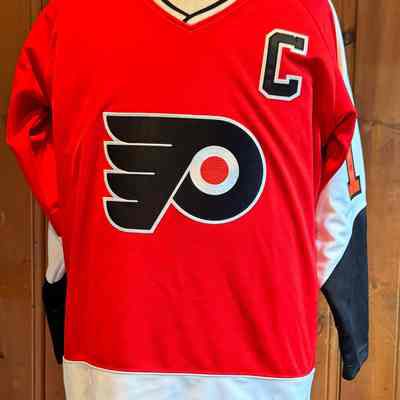 Bobby Clarke signed Flyers Jersey