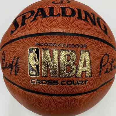Geoff Petrie signed basketball