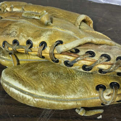 Richie Asburn model youth glove