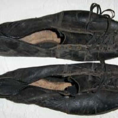 Brooks Track Shoes - "Brooks Athletic Shoes - Philadelphia"