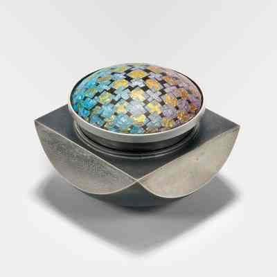 Overlapping Squares Container