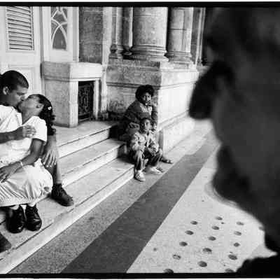 Untitled (Kissing Couple), Havana, Cuba