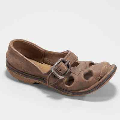 Shoe