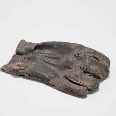 Glove