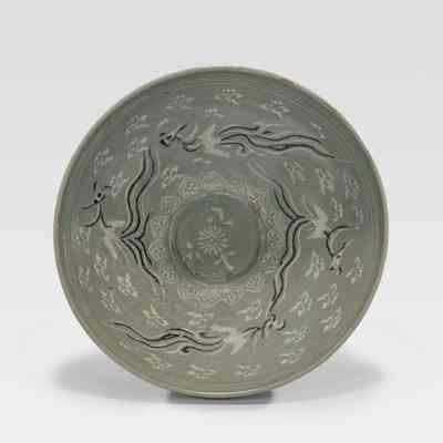 Bowl with Phoenix and Cloud Design