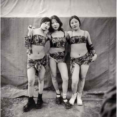 Three Country Strippers, Huoshentai, Henan Province