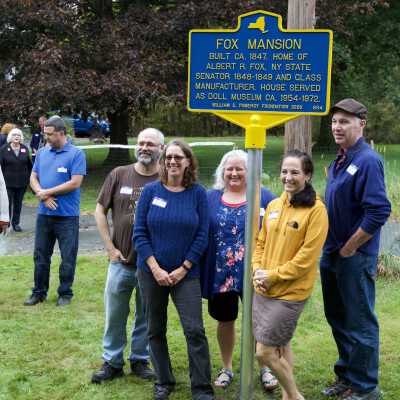 Fox Family Descendants Photo 3