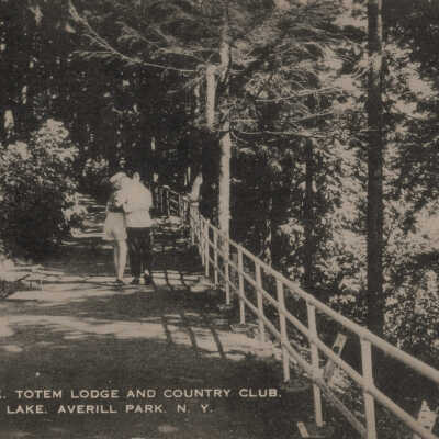 Flirtation Walk, Totem Lodge and Country Club, Burden Lake, Averill Park, NY: Flirtation Walk, Totem Lodge and Country Club, Burden Lake, Averill Park, NY 