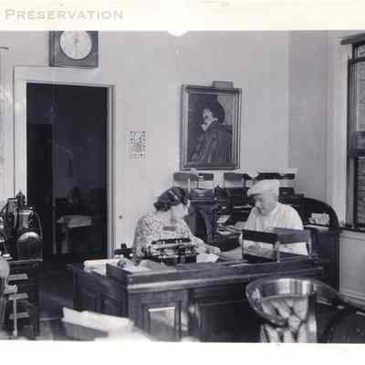 Ella Schneider & A.C.C. - Office: Wold Air Brush 6/37