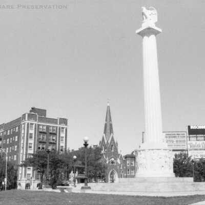 Logan Square Monument - Aug 11, 1985