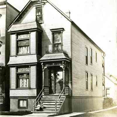 This is where we live: 1908 N. Kedzie Av.