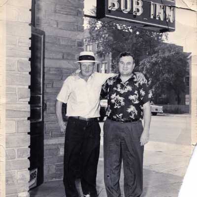Bob Inn Entrance