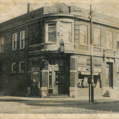 Louie's Tavern