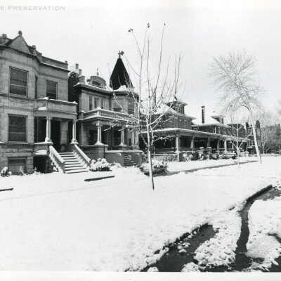 Street scene and old large houses east of Kedzie on Palmer Square