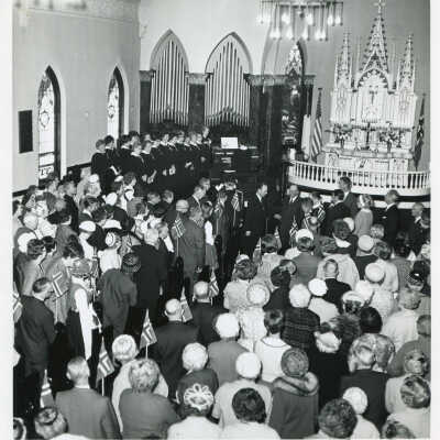 King Olav V at Minnekirken