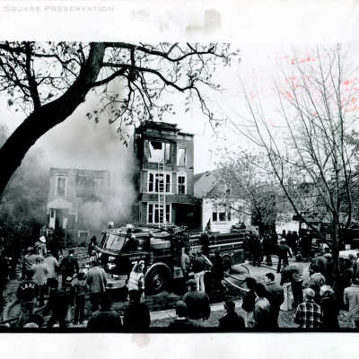 3 houses burn on W. Side