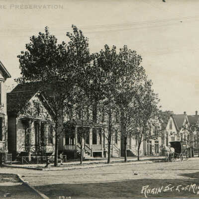 Rhein St E of Milwaukee Ave. North Side