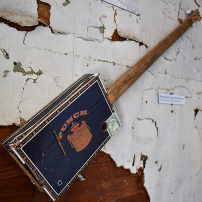 Cigar Box Guitar