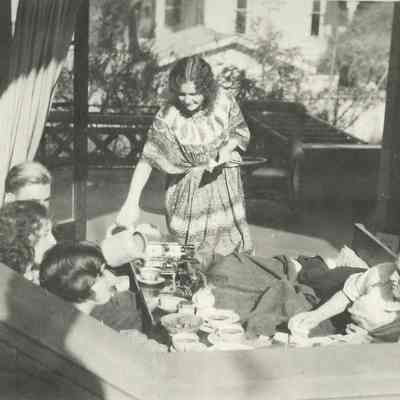 Photos of young Kathleen and friends - with letter from Kathleen Goddard-Jones to Bernice Roeder